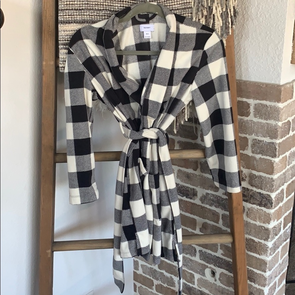 Flannel material robe